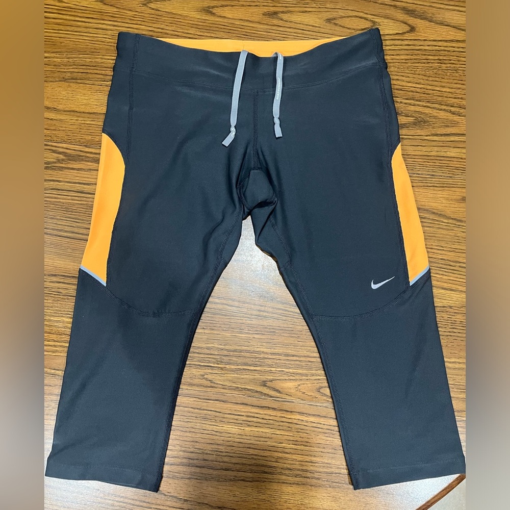 Women’s Nike Cropped Leggings